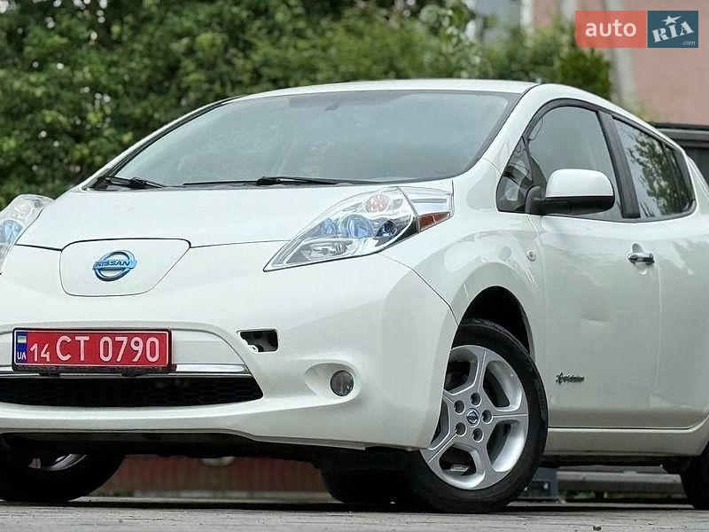 Хэтчбек Nissan Leaf 2011 в Трускавце