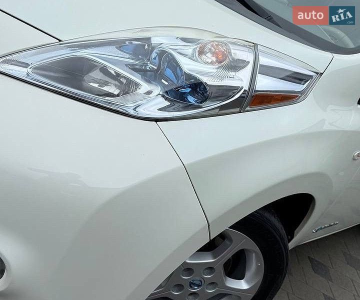 Хэтчбек Nissan Leaf 2011 в Трускавце