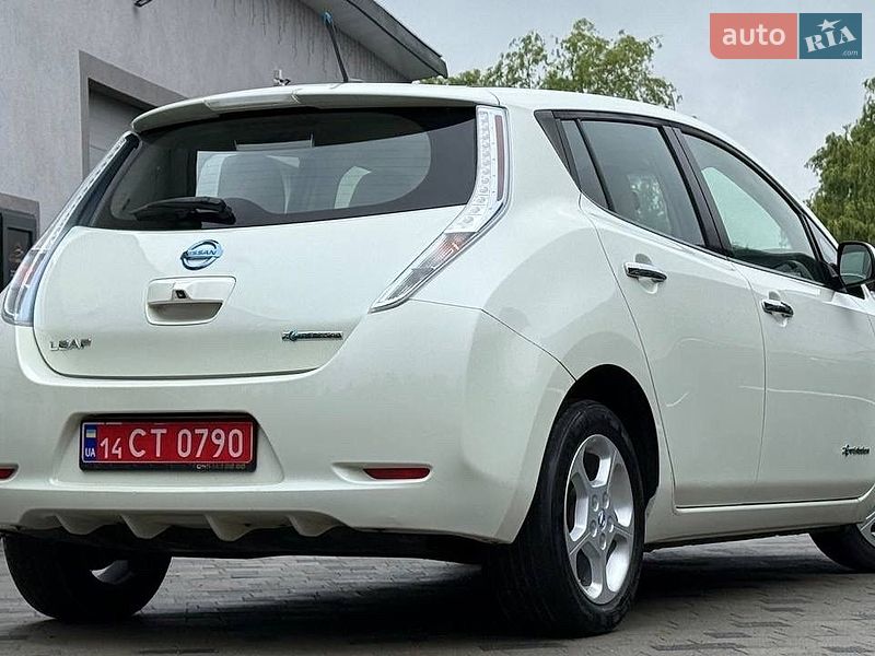 Хэтчбек Nissan Leaf 2011 в Трускавце