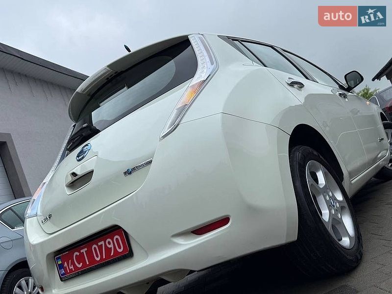 Хэтчбек Nissan Leaf 2011 в Трускавце