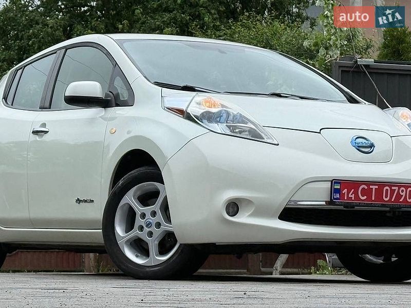 Хэтчбек Nissan Leaf 2011 в Трускавце