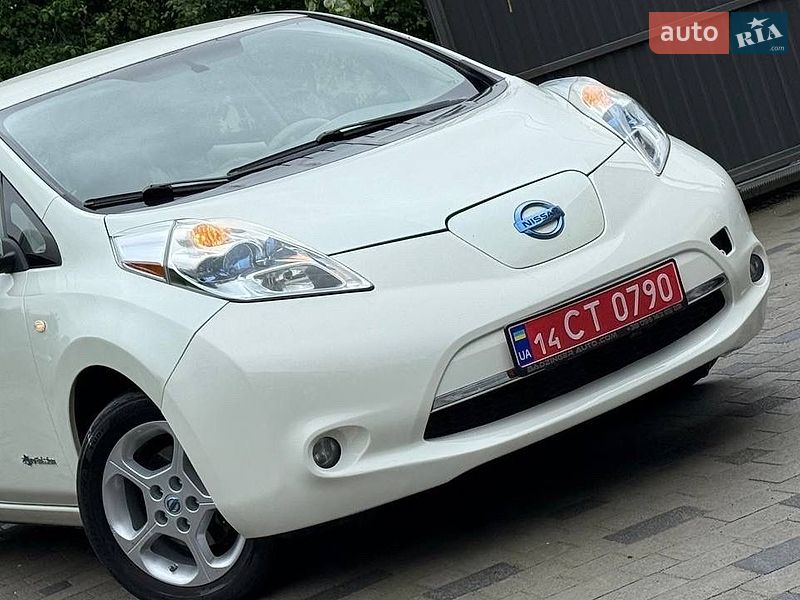 Хэтчбек Nissan Leaf 2011 в Трускавце