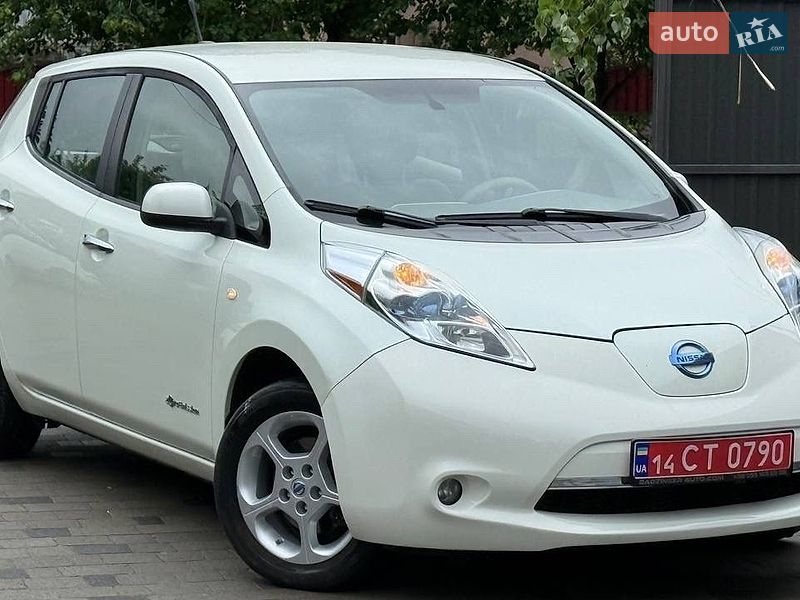 Хэтчбек Nissan Leaf 2011 в Трускавце