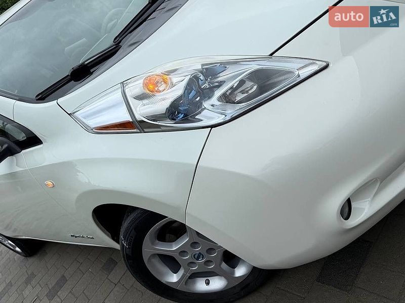 Хэтчбек Nissan Leaf 2011 в Трускавце