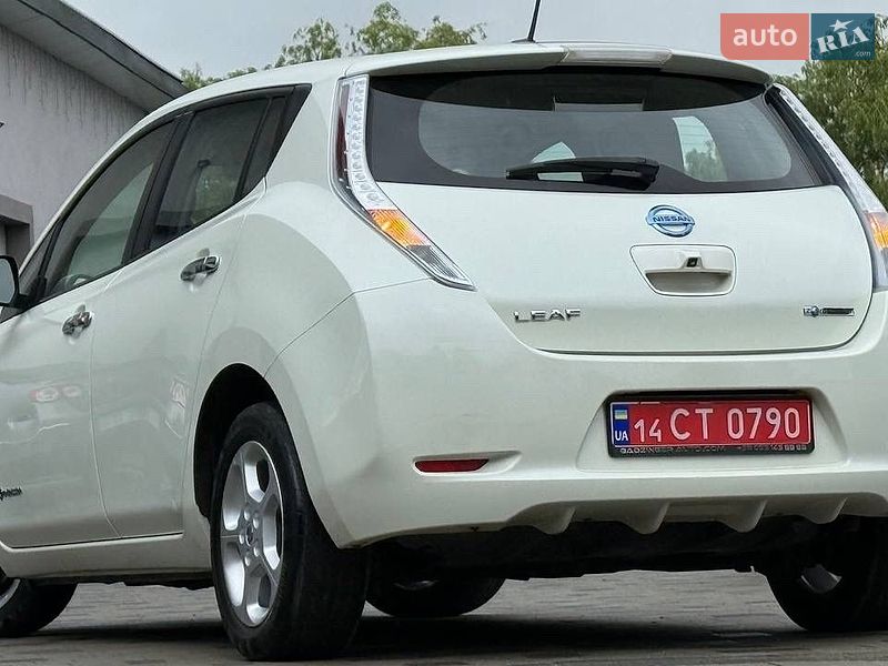 Хэтчбек Nissan Leaf 2011 в Трускавце