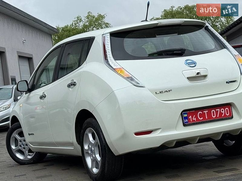 Хэтчбек Nissan Leaf 2011 в Трускавце