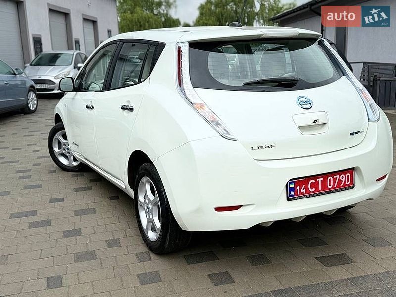 Хэтчбек Nissan Leaf 2011 в Трускавце
