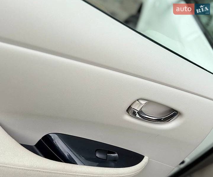 Хэтчбек Nissan Leaf 2011 в Трускавце
