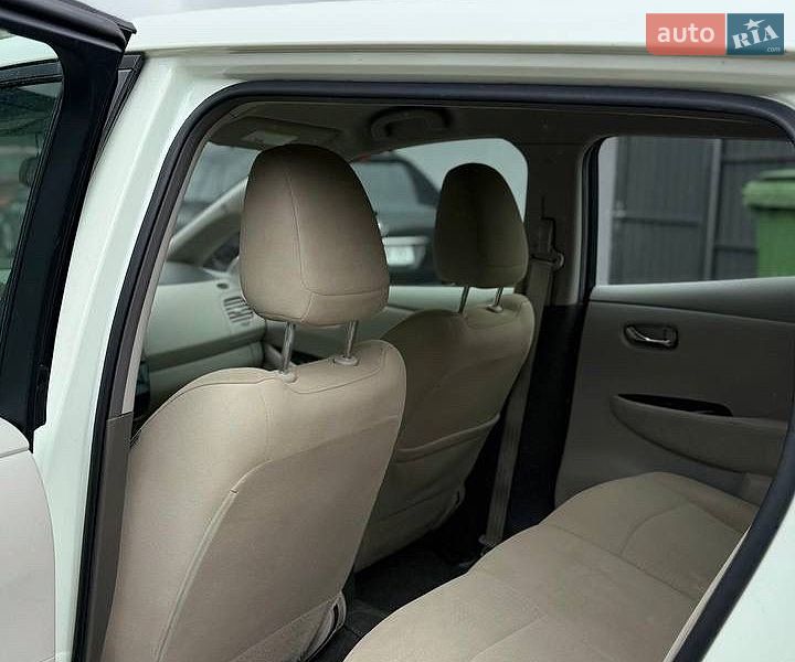 Хэтчбек Nissan Leaf 2011 в Трускавце