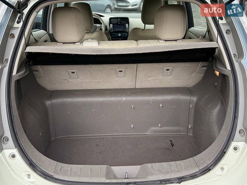 Хэтчбек Nissan Leaf 2011 в Трускавце