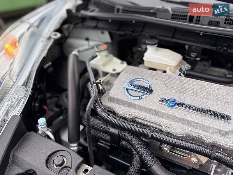 Хэтчбек Nissan Leaf 2011 в Трускавце