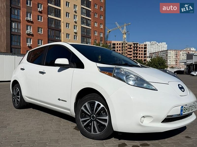 Хэтчбек Nissan Leaf 2014 в Одессе