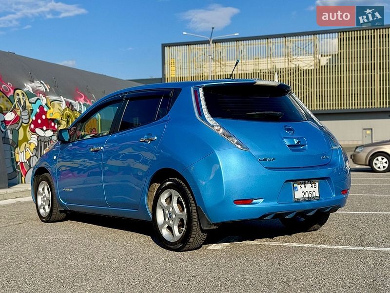 Хетчбек Nissan Leaf 2013 в Києві