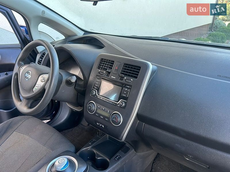 Хэтчбек Nissan Leaf 2016 в Ужгороде