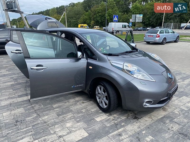 Хэтчбек Nissan Leaf 2013 в Луцке