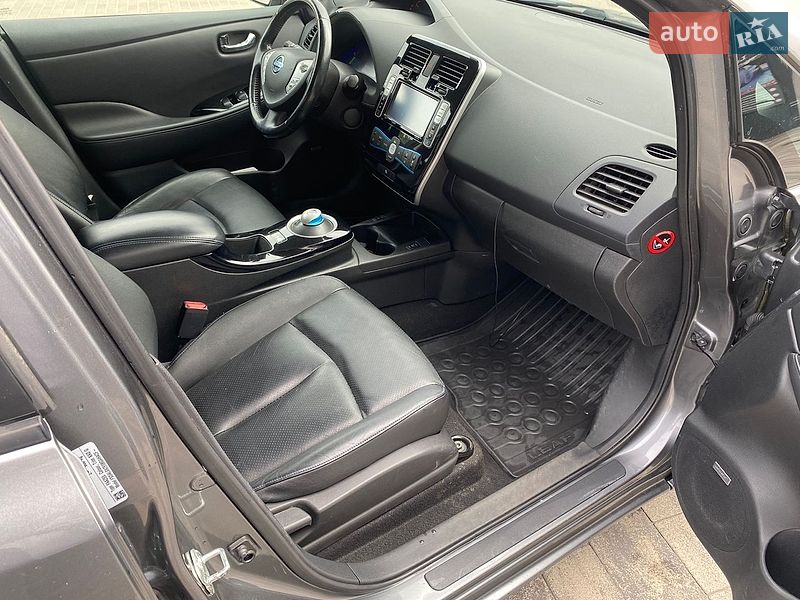 Хэтчбек Nissan Leaf 2013 в Луцке