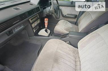 Седан Nissan Leopard 1983 в 