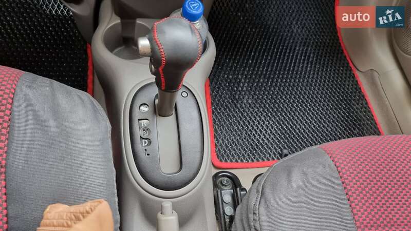 Хэтчбек Nissan March 2012 в Харькове