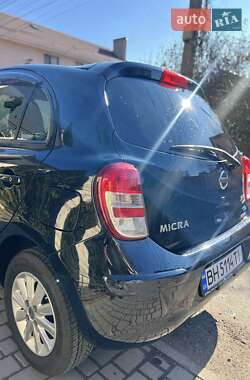 Хэтчбек Nissan March 2012 в 