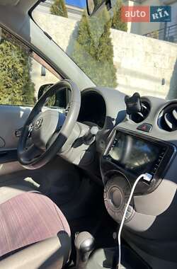 Хэтчбек Nissan March 2012 в 