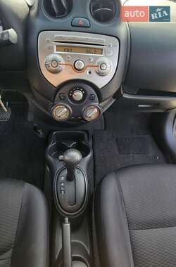 Хетчбек Nissan March 2011 в 