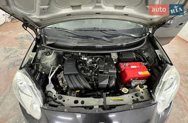 Хетчбек Nissan March 2011 в 