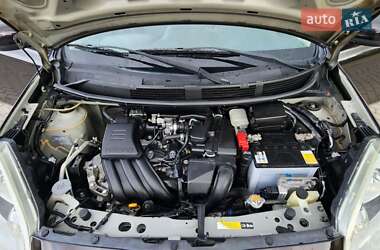 Хэтчбек Nissan March 2013 в 