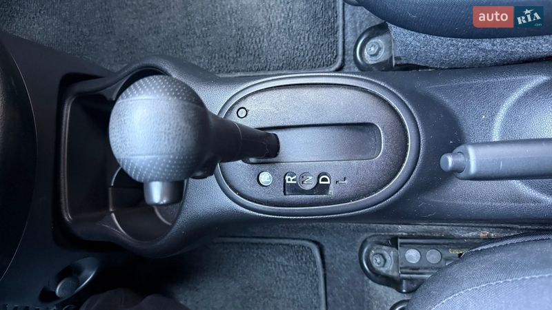 Хэтчбек Nissan March 2013 в Киеве