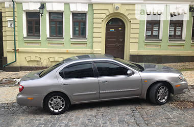 Седан Nissan Maxima 2000 в Киеве