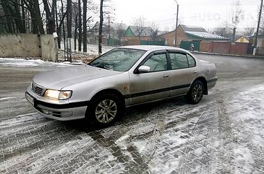 Седан Nissan Maxima 1995 в Сумах