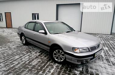 Седан Nissan Maxima 1995 в Сумах