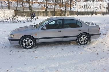 Седан Nissan Maxima 1996 в Киеве