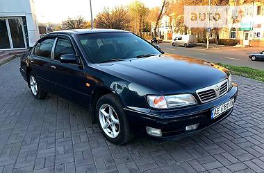 Седан Nissan Maxima 1996 в Каменском