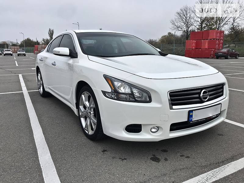 Седан Nissan Maxima 2012 в Херсоне