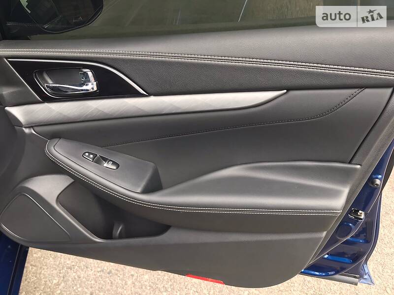 Седан Nissan Maxima 2018 в Одесі