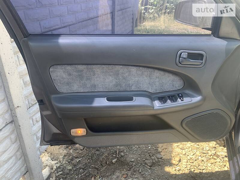 Седан Nissan Maxima 1997 в Харкові