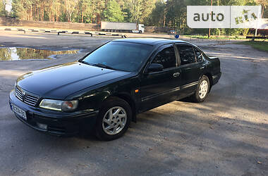 Седан Nissan Maxima 1997 в Киеве