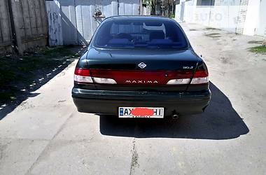 Седан Nissan Maxima 1997 в Харькове