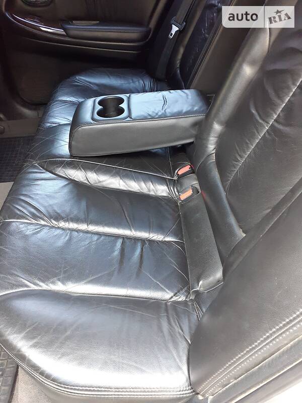 Седан Nissan Maxima 2000 в Днепре