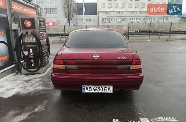 Седан Nissan Maxima 1996 в Киеве