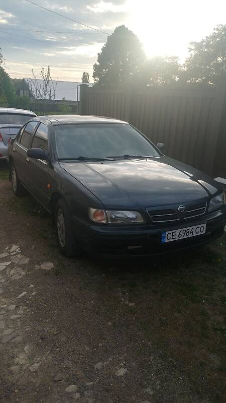 Седан Nissan Maxima 1994 в Глыбокой