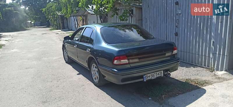 Седан Nissan Maxima 1996 в Одесі