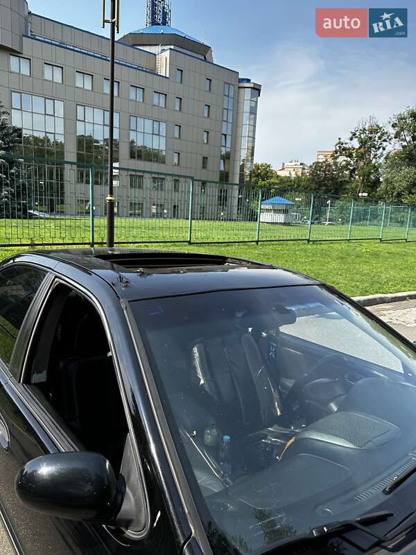 Седан Nissan Maxima 2004 в Киеве