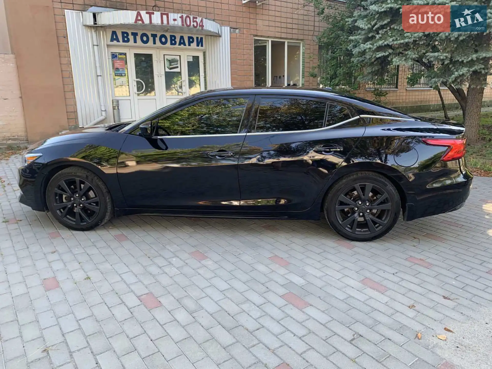 2017 Nissan Maxima - мініатюра 16