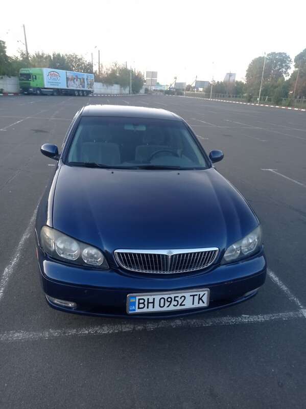 Седан Nissan Maxima 2000 в Ивановке