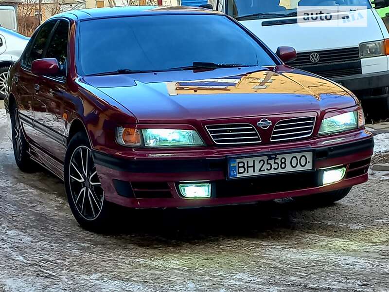 Седан Nissan Maxima 1995 в Рени