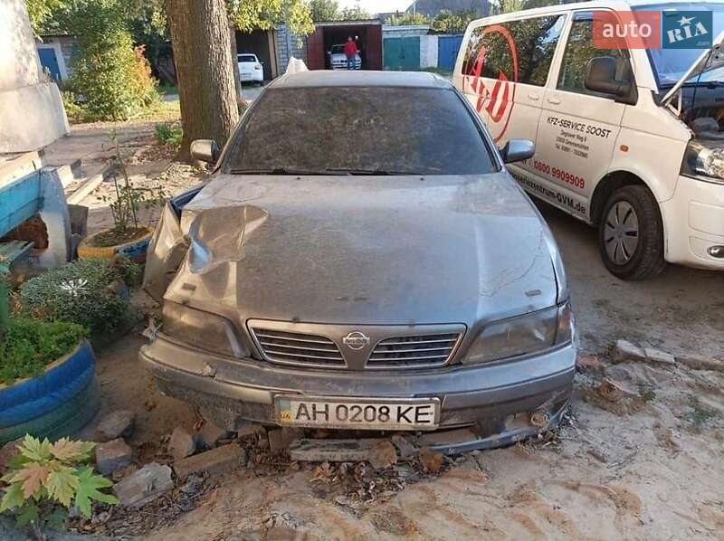 Седан Nissan Maxima 1997 в Запоріжжі