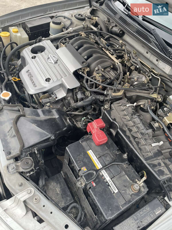 Седан Nissan Maxima 2003 в Городенці