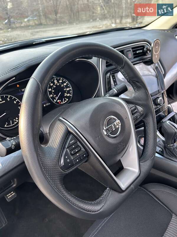 Седан Nissan Maxima 2016 в Днепре