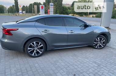 Седан Nissan Maxima 2017 в Павлограде